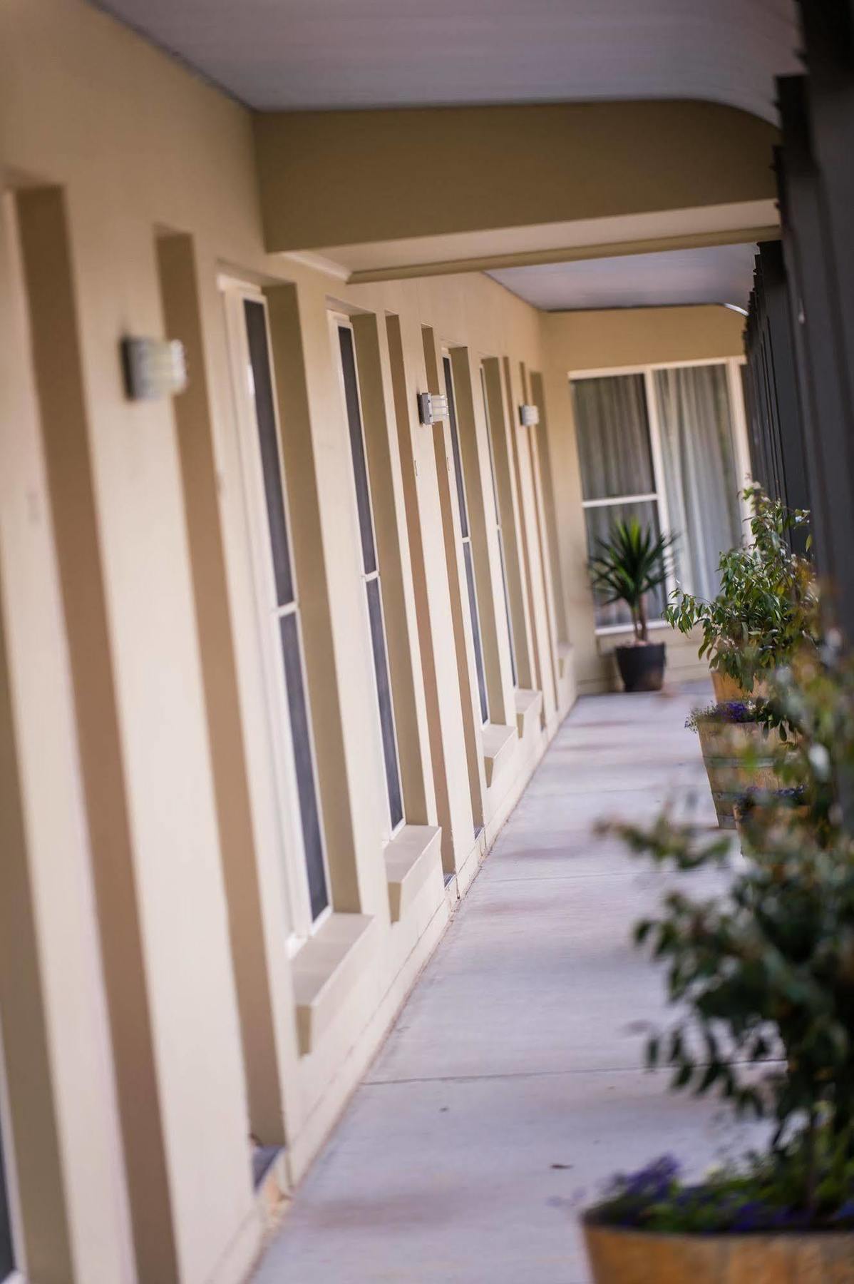 Alexander Cameron Suites Penola Eksteriør bilde