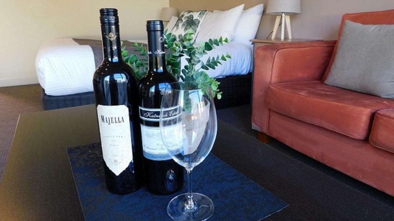 Alexander Cameron Suites Penola Eksteriør bilde